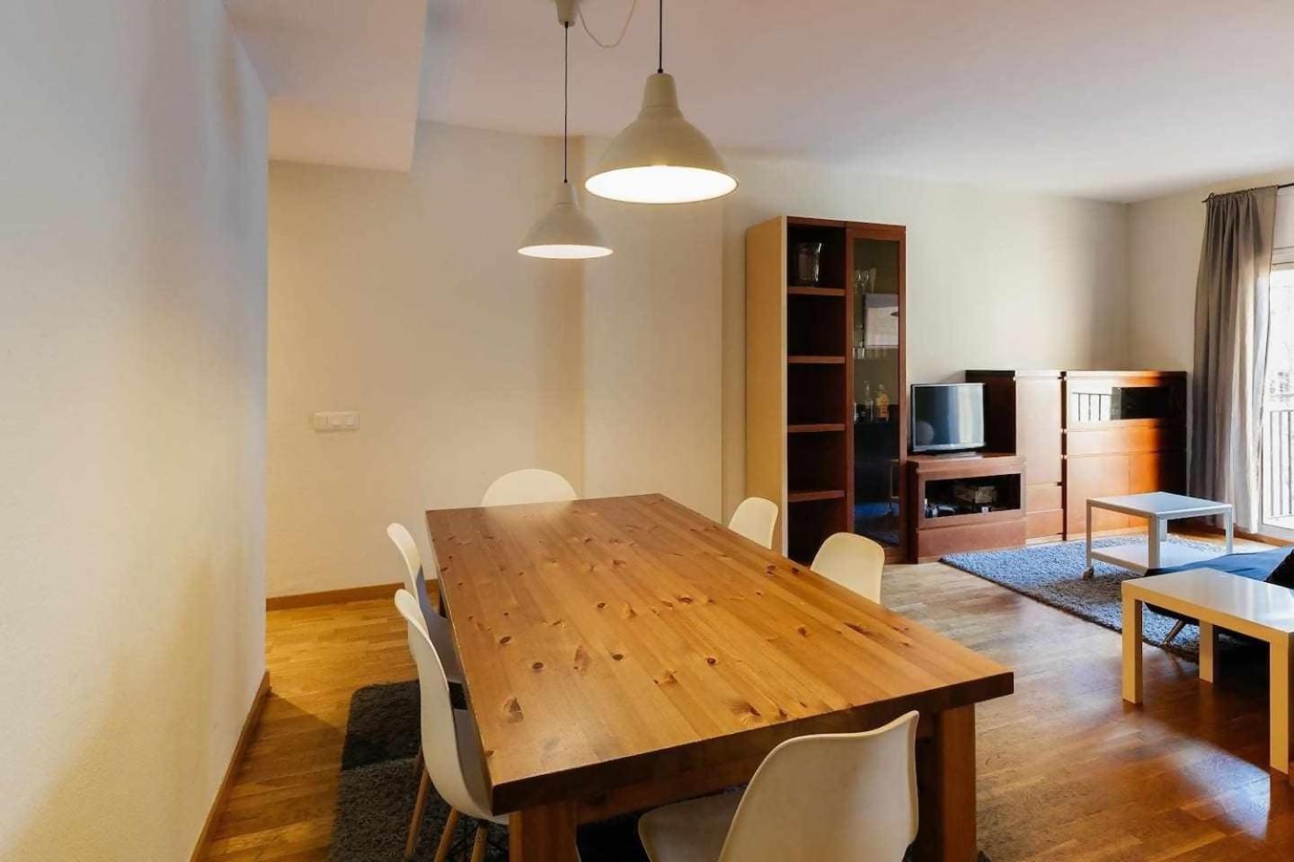 Comfortable 4 2bath W Balcony Appartement *