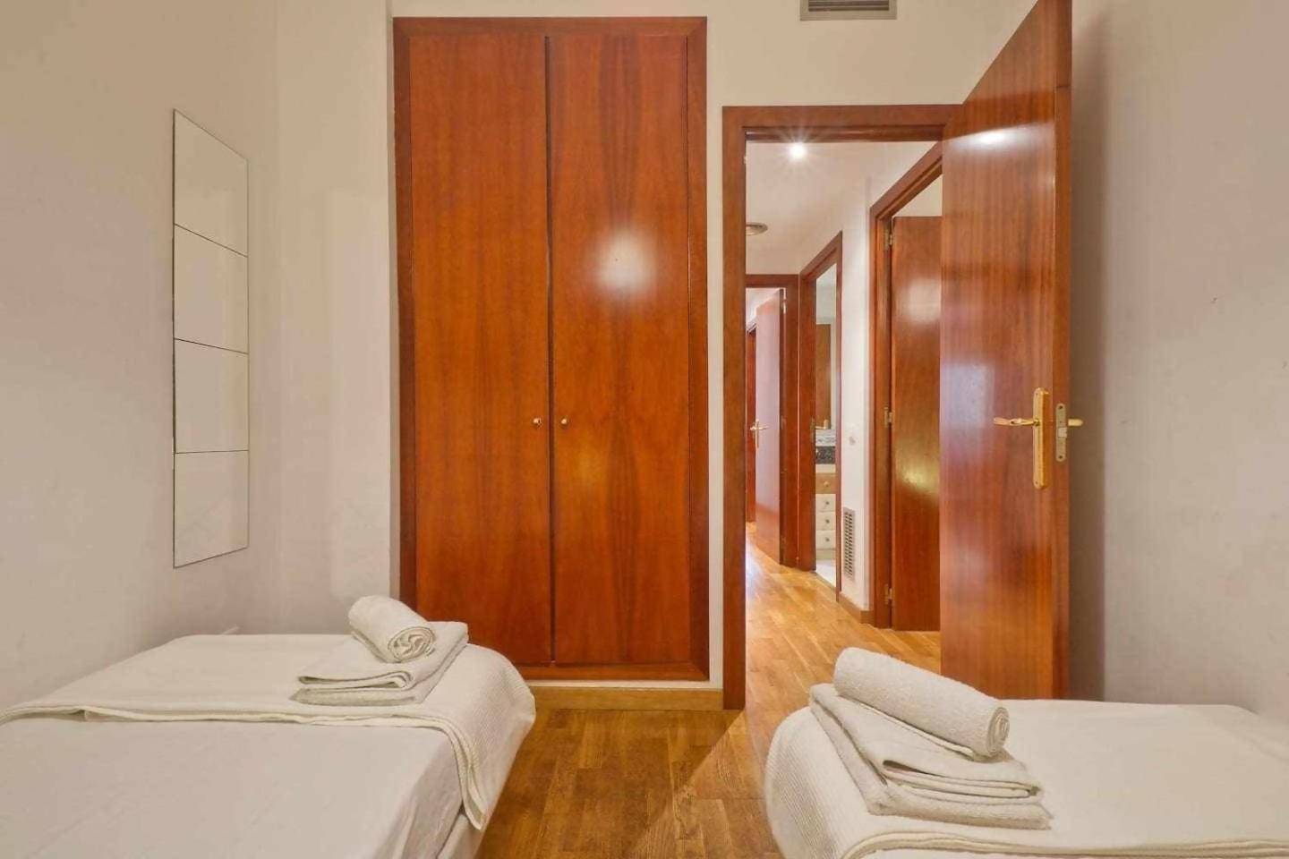 Apartment Comfortable 4 2bath W Balcony *