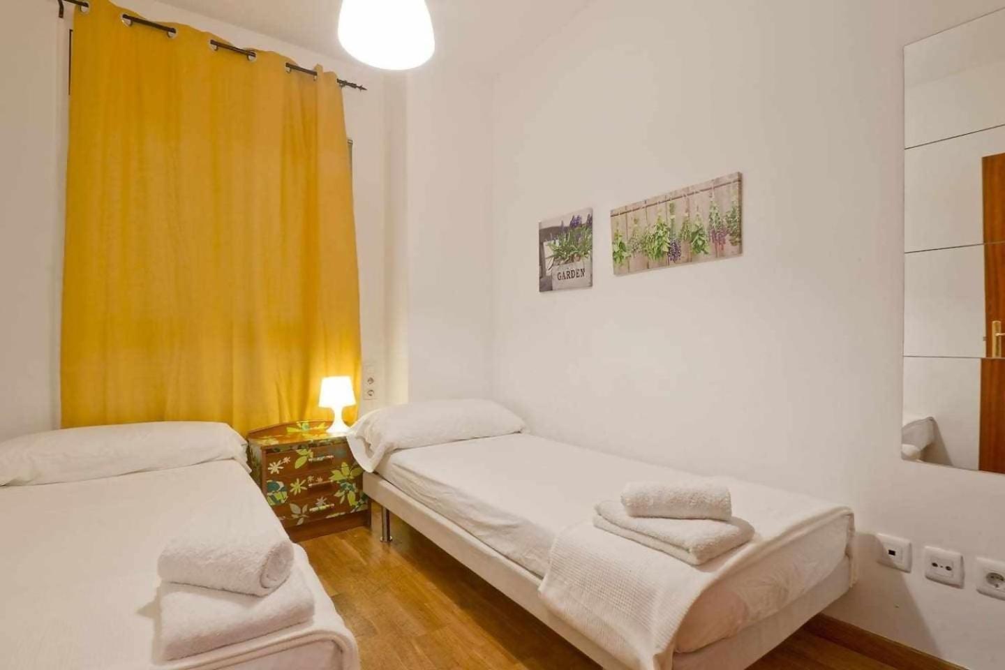 Apartment Comfortable 4 2bath W Balcony Barcelona