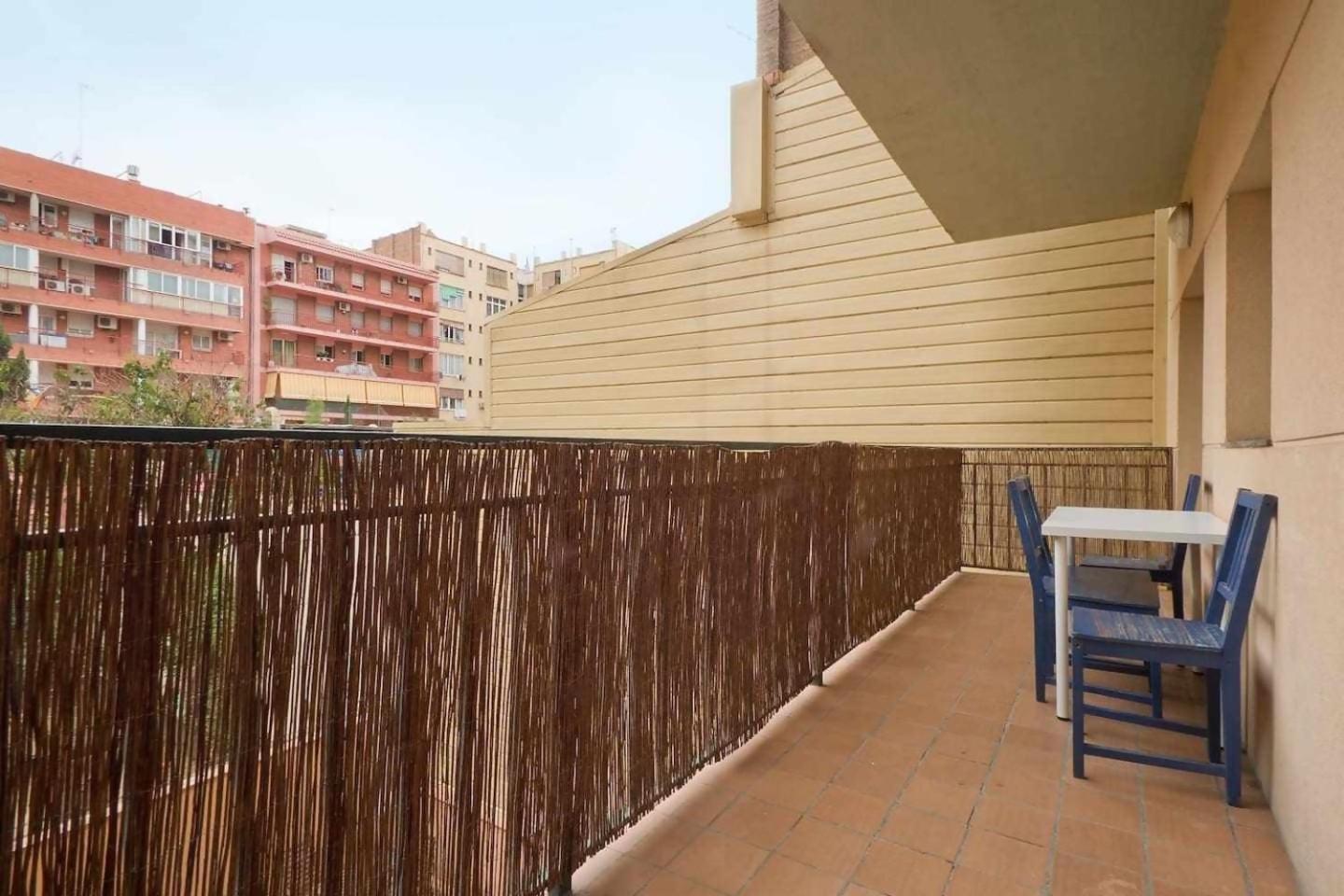 Comfortable 4 2bath W Balcony Apartment